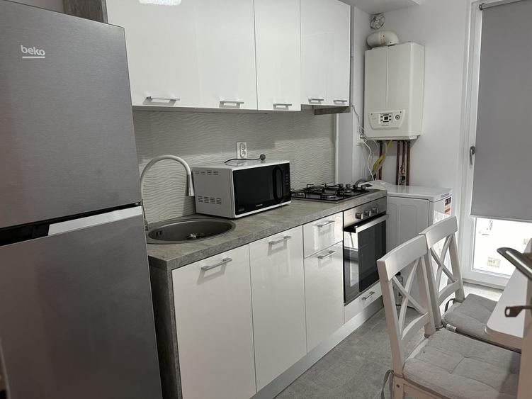Apartament cu 2 camere decomandat în Central