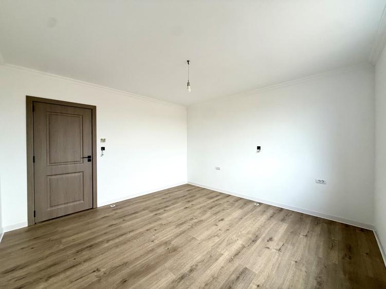 Duplex cu 3 camere cu Canalizare în Sânandrei