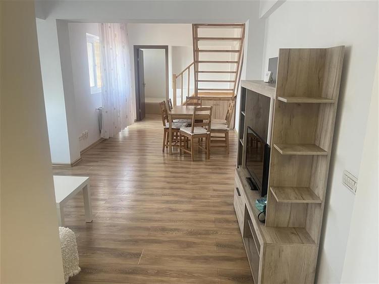 Apartament cu 4 camere decomandat, mobilat în Fundeni