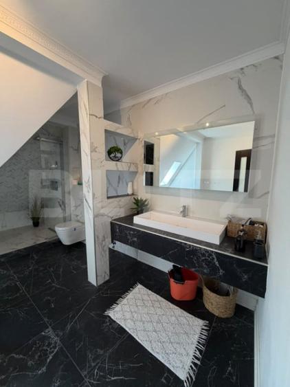 Apartament cu 3 camere semidecomandat în Făget