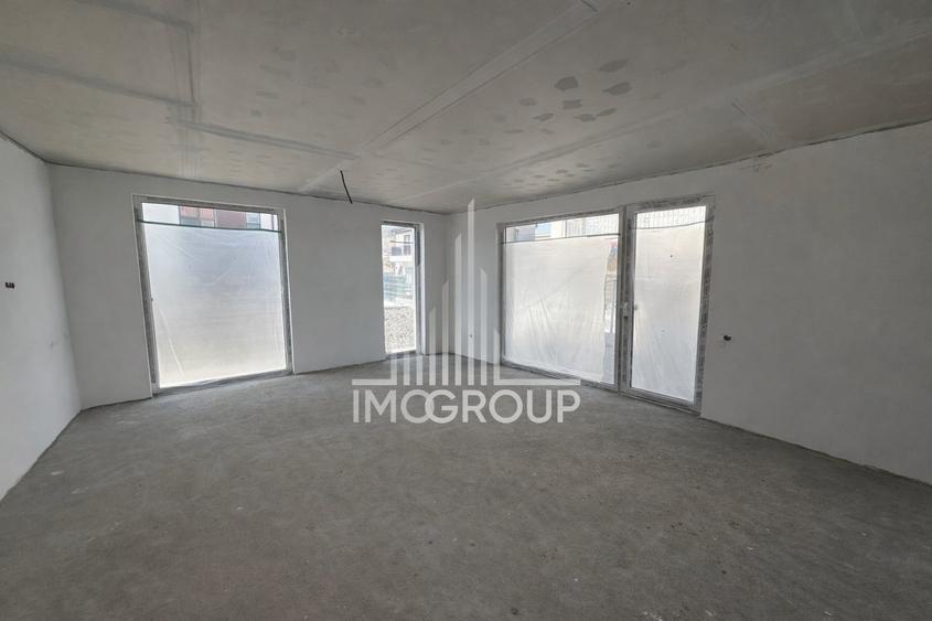 Duplex cu 5 camere cu Canalizare în Chinteni