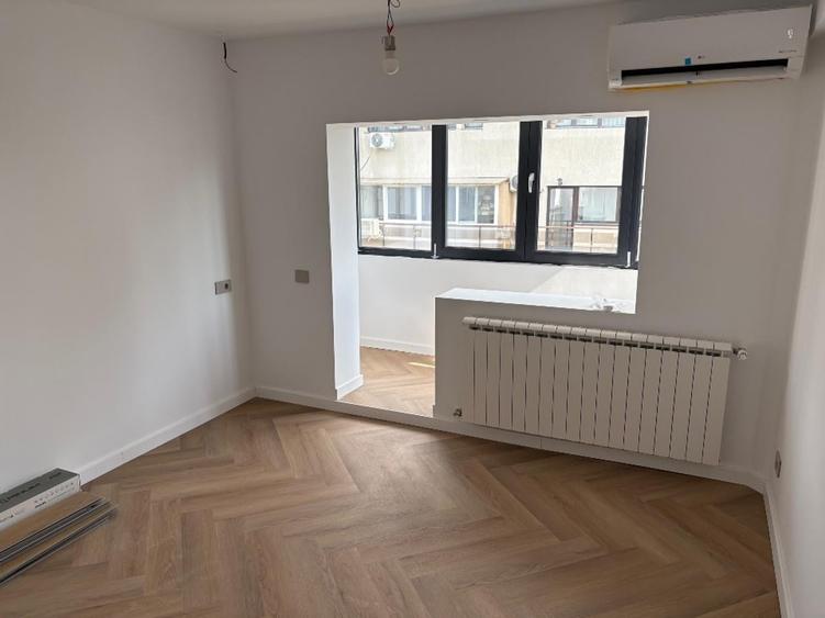 Apartament cu 3 camere decomandat în Beller