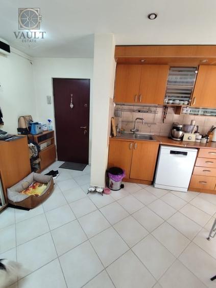 Apartament cu 4 camere semidecomandat, mobilat în Sebastian