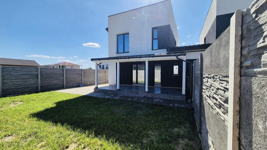 Duplex cu 4 camere cu Teren 290 Mp în Giroc