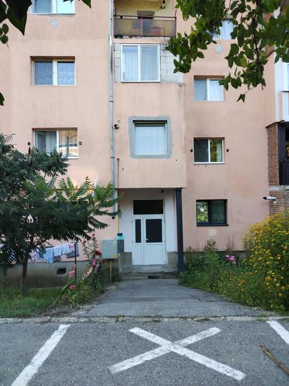 Apartament decomandat cu 2 camere si balcon, etajul 1 - 6