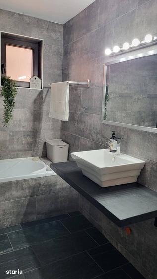 Casă cu 3 camere cu Teren 250 Mp în Central