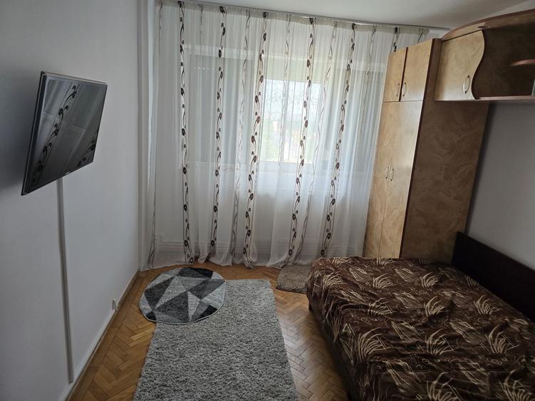 Casă cu 2 camere semidecomandat în Crâng