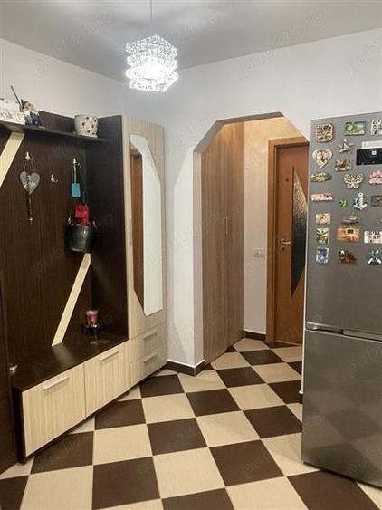 Decomandat la etajul 1 cu 2 balcoane in bloc anvelopat - 7