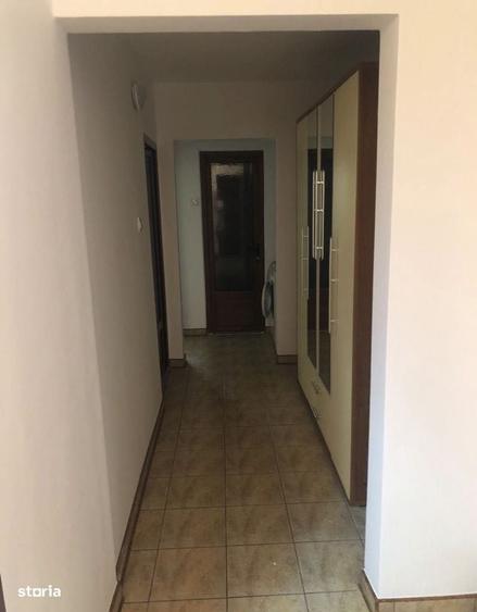 Apartament cu 3 camere decomandat în Baba-Dochia