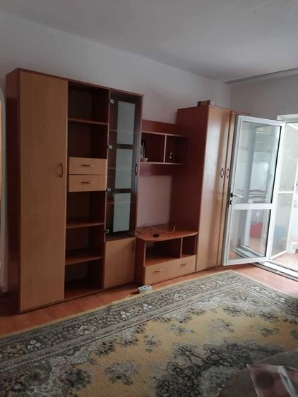 Apartament cu 2 camere semidecomandat în Exterior Vest