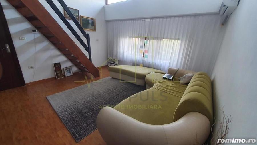 Apartament cu 4 camere semidecomandat în Girocului