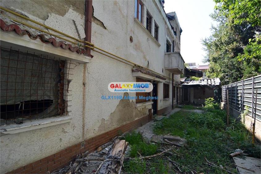 Casă cu 7 camere cu Teren 236 Mp în Dorobanți
