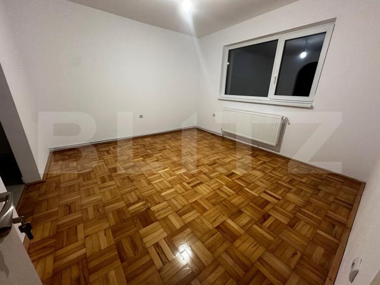 Casă individuală cu 8 camere cu Canalizare în Sebeș
