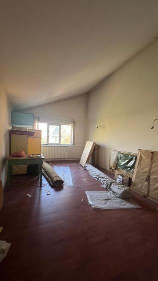 Casă individuală cu 6 camere cu Canalizare în Bucureștii Noi