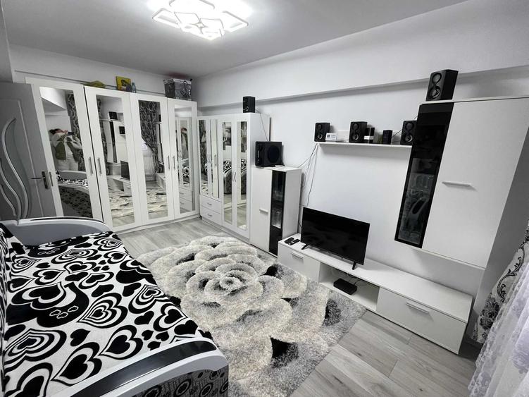 Garsonieră decomandată în Siriu