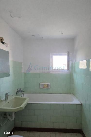 Apartament cu 4 camere decomandat în Nufărul