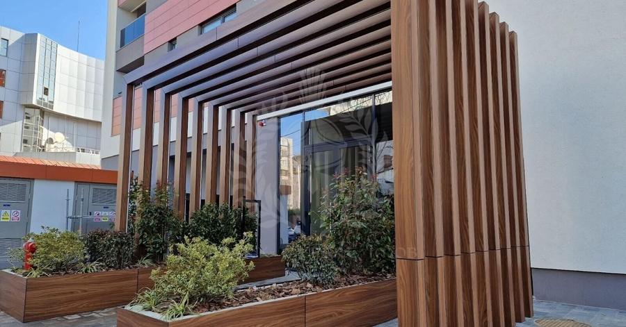 Apartament cu 3 camere decomandat, mobilat în Central