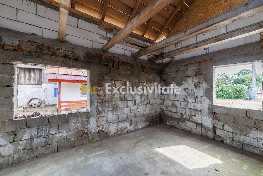Casă cu 1 camere cu Teren 2140 Mp în Lunca