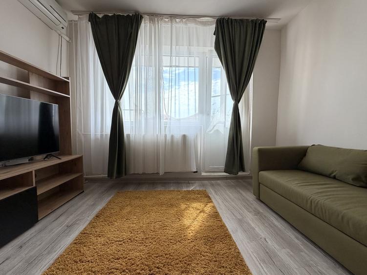 Garsonieră decomandată, mobilată în Complex Studențesc