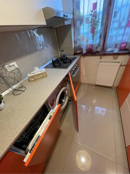Apartament cu 3 camere semidecomandat în Turda