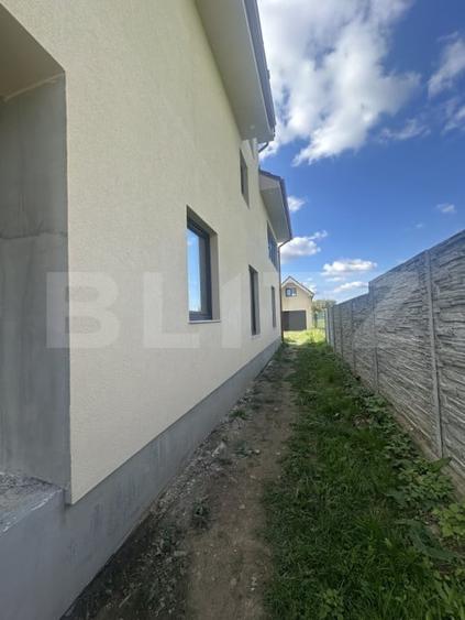 Casă individuală cu 6 camere cu Canalizare în Periferie