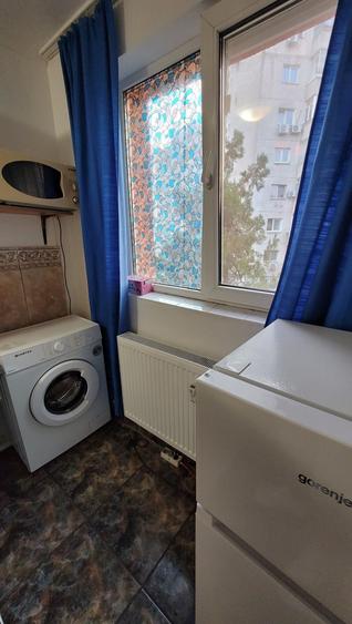 Garsonieră decomandată în Titan