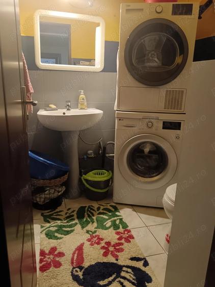 Apartament cu 4 camere decomandat în Confecții