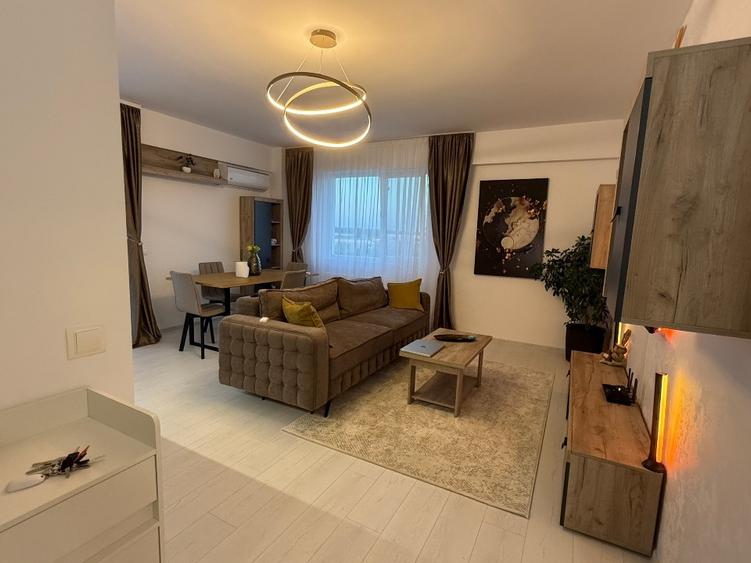 Apartament cu 3 camere decomandat, mobilat în Central