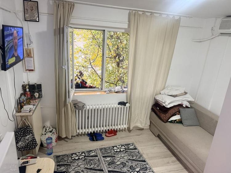 Garsonieră decomandată în Nicolina