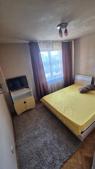 Apartament cu 4 camere decomandat în Central