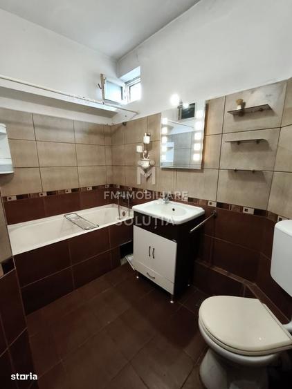 Apartament cu 3 camere decomandat în Central