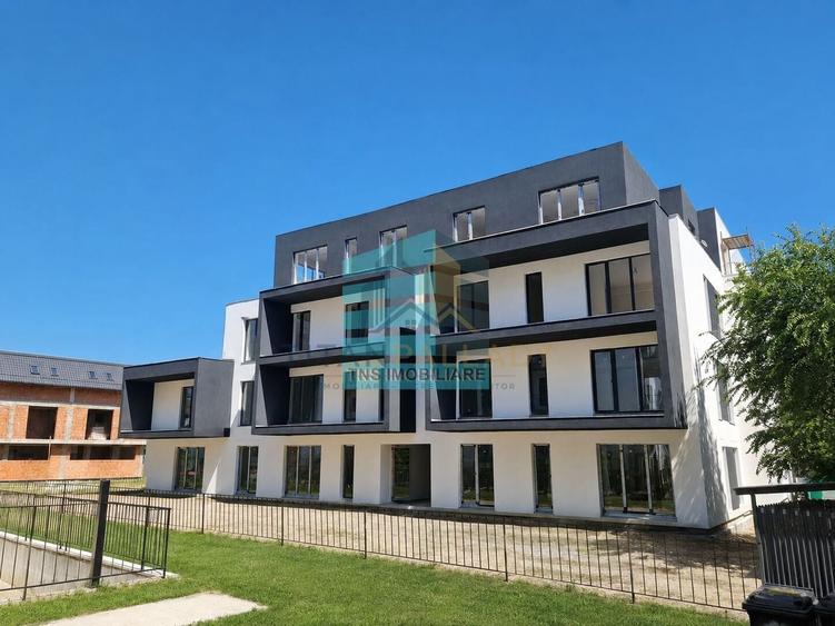 Apartament cu 4 camere decomandat în Titan