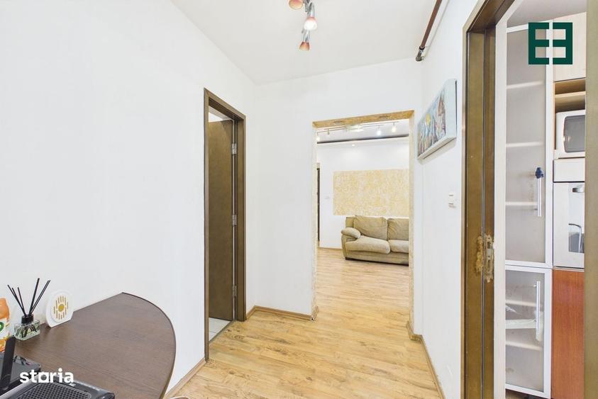 Apartament cu 4 camere semidecomandat în Micălaca