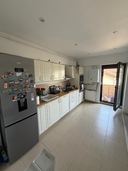Apartament cu 2 camere decomandat, mobilat în Sisești
