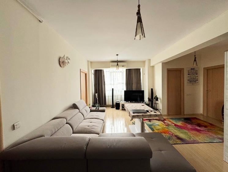 Apartament cu 3 camere, mobilat în Bucureștii Noi