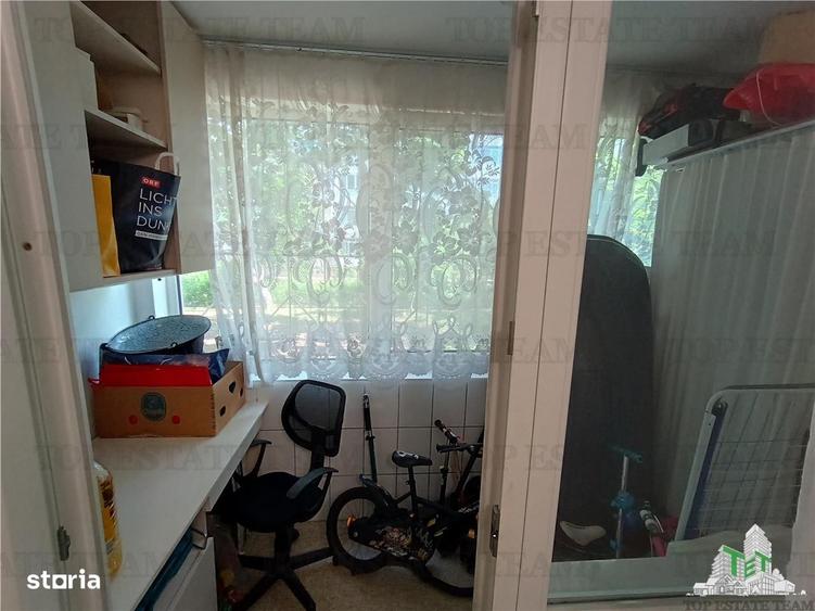 Apartament cu 4 camere decomandat în Ozana