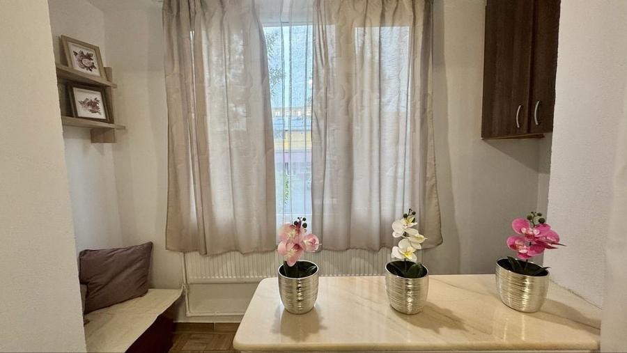 Apartament cu 2 camere decomandat în Exterior Vest