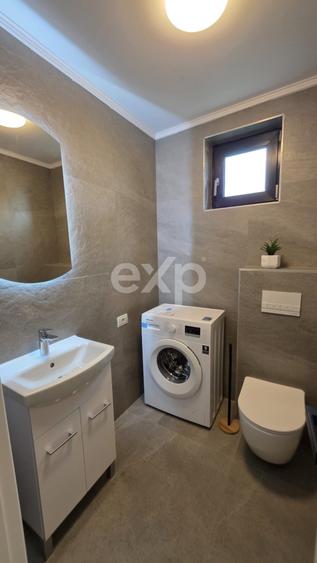 Apartament cu 3 camere decomandat în Tunari