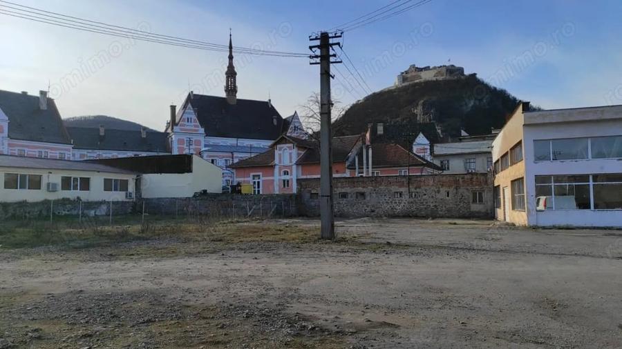 Teren de 3929 mp, în Cetate
