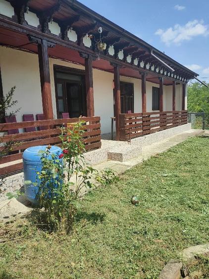 Casă cu Teren 1300 Mp în Central