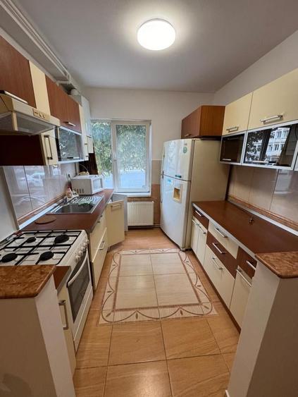 Apartament cu 2 camere decomandat în P-ța Mihai Viteazul