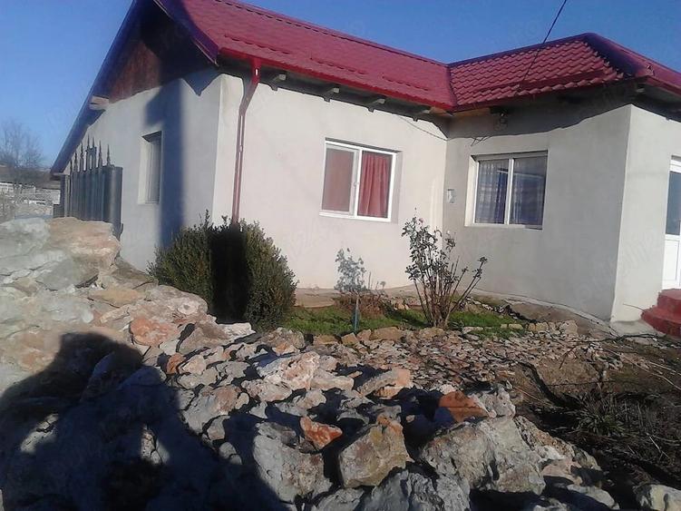 Casă cu 6 camere cu Teren 1700 Mp în Darabani