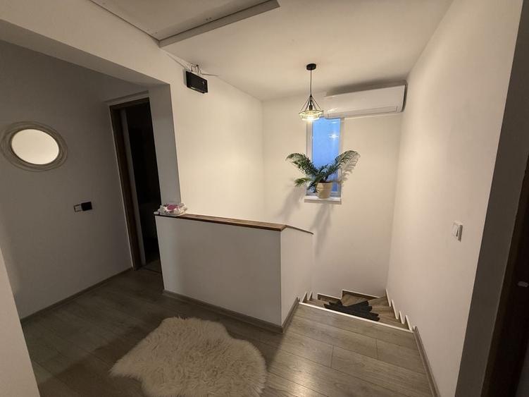 Casă cu 4 camere în Central