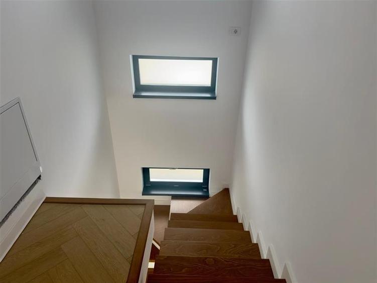 Casă cu 4 camere cu Teren 430 Mp în Bucium