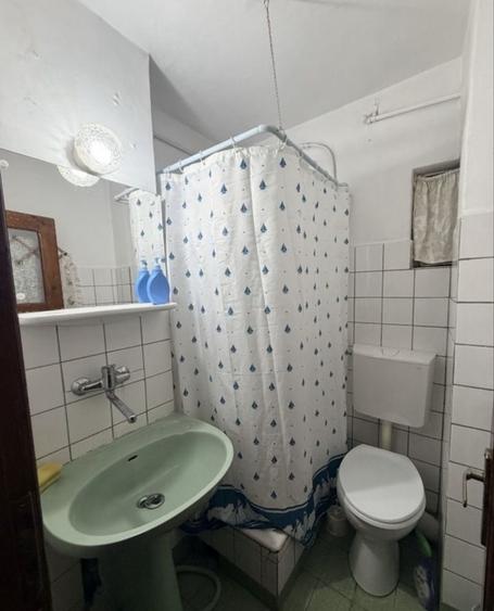 Apartament cu 4 camere decomandat în 1 Mai