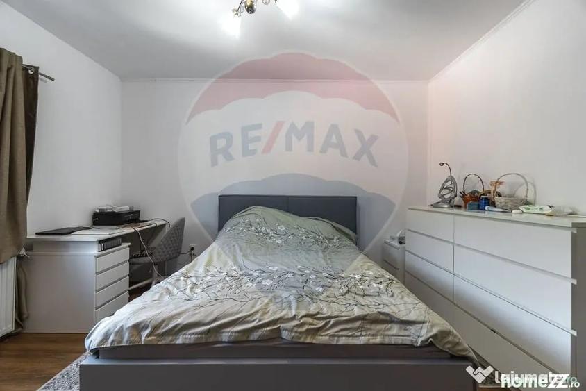 Casă cu 7 camere cu Teren 136 Mp în Schei