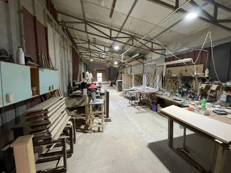 Spațiu comercial, de 240 mp, în Florești