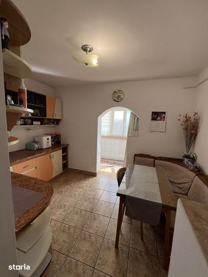 Apartament cu 3 camere decomandat în Gară