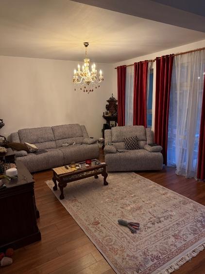 Casă individuală cu 10 camere cu Canalizare în Vatra Luminoasă