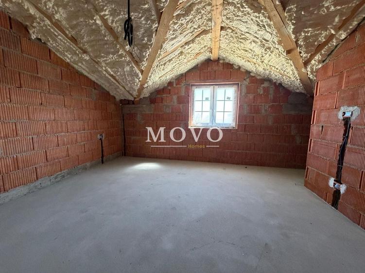 Duplex cu 4 camere cu Teren 250 Mp în Sânandrei
